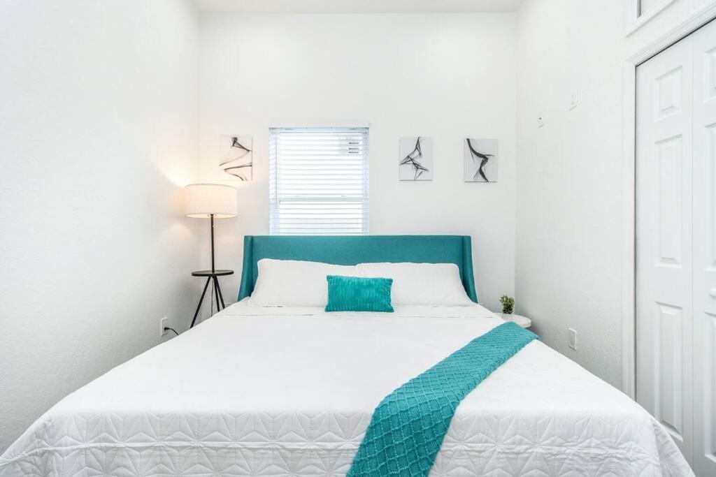 2Br Spacious House In Heart Of West Tampa Eksteriør billede
